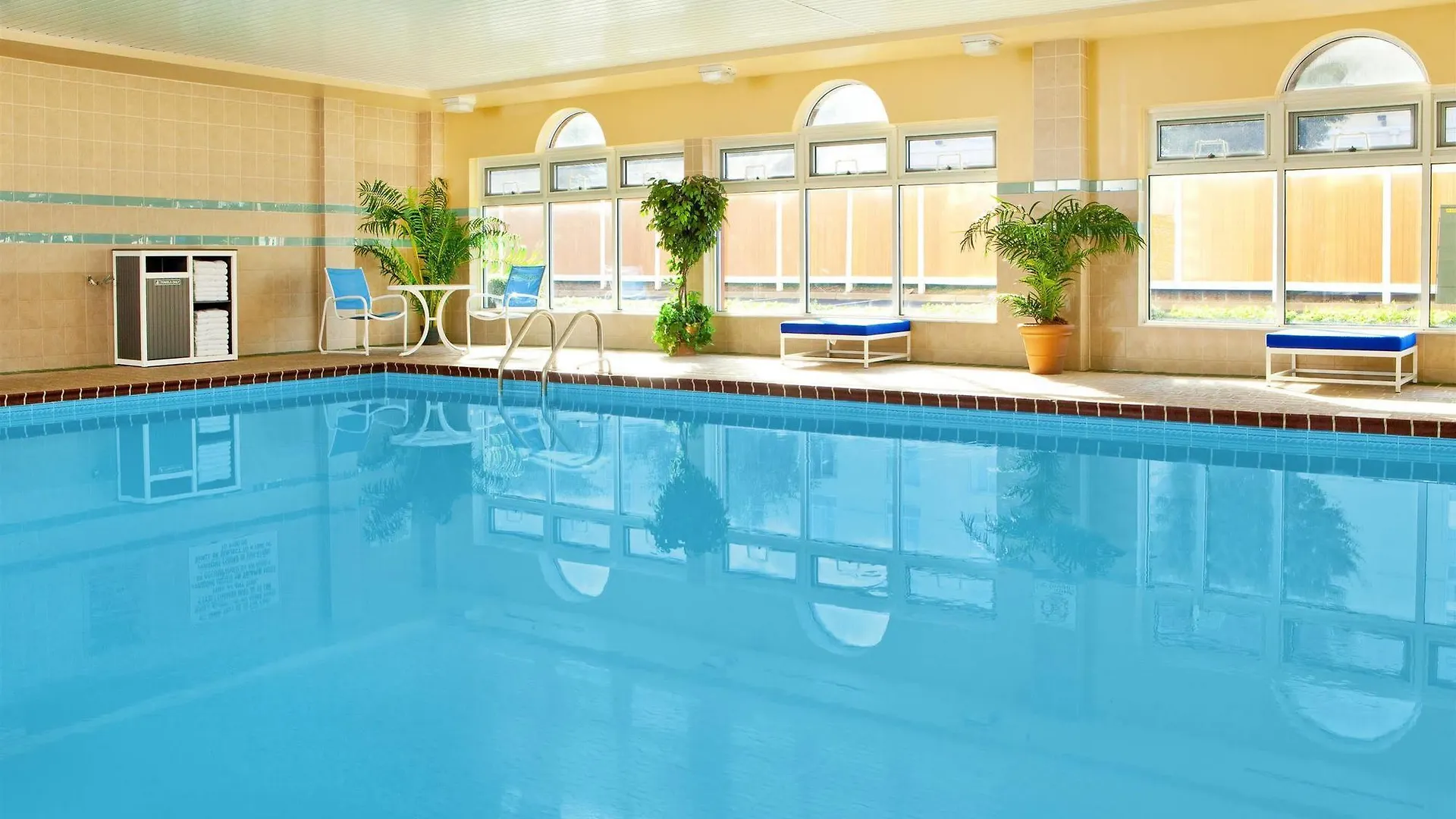 Hotell Four Points By Sheraton Louisville Airport